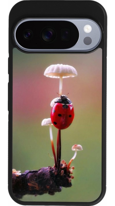 Coque Google Pixel 10 / Pixel 10 Pro - Silicone rigide noir Ladybird on a mushroom Spring 2026