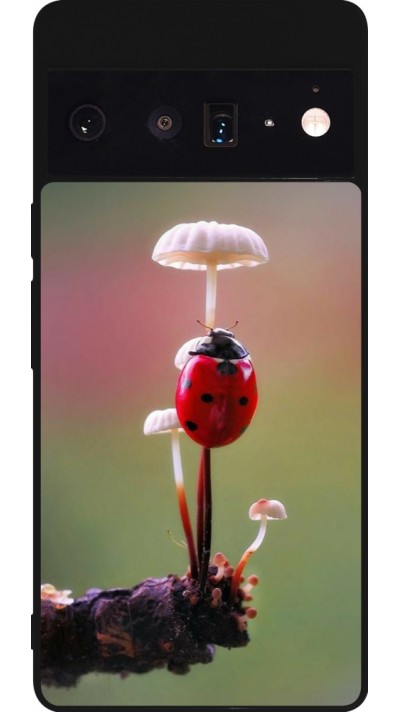 Google Pixel 6 Pro Case Hülle - Silikon schwarz Ladybird on a mushroom 2026