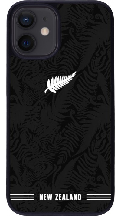 iPhone 12 mini Case Hülle - Silikon schwarz Neuseeland 2026 personalisierbares Fussballtrikot