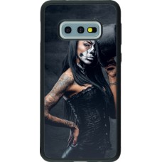 Samsung Galaxy S10e Case Hülle - Silikon schwarz Halloween 22 Tattooed Girl