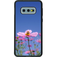 Samsung Galaxy S10e Case Hülle - Silikon schwarz Bee on a flower 2026