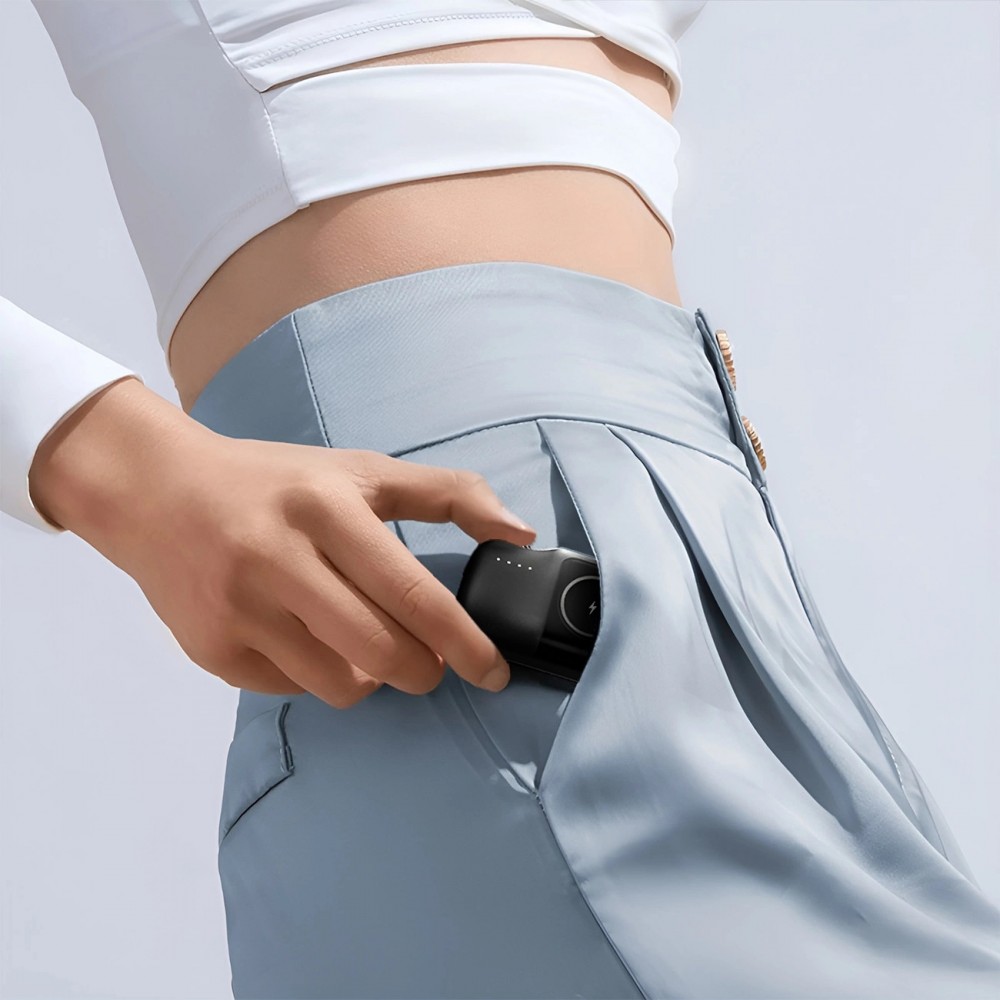 Wozinsky WF16-YCS 5000mAh 15W USB-C Mini Powerbank mit integriertem USB-C-Kabel und Apple Watch Ladegerät - Schwarz