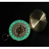 Eleganter klassischer Kompass aus Kupfer mit fluoreszierendem Ring - Gold