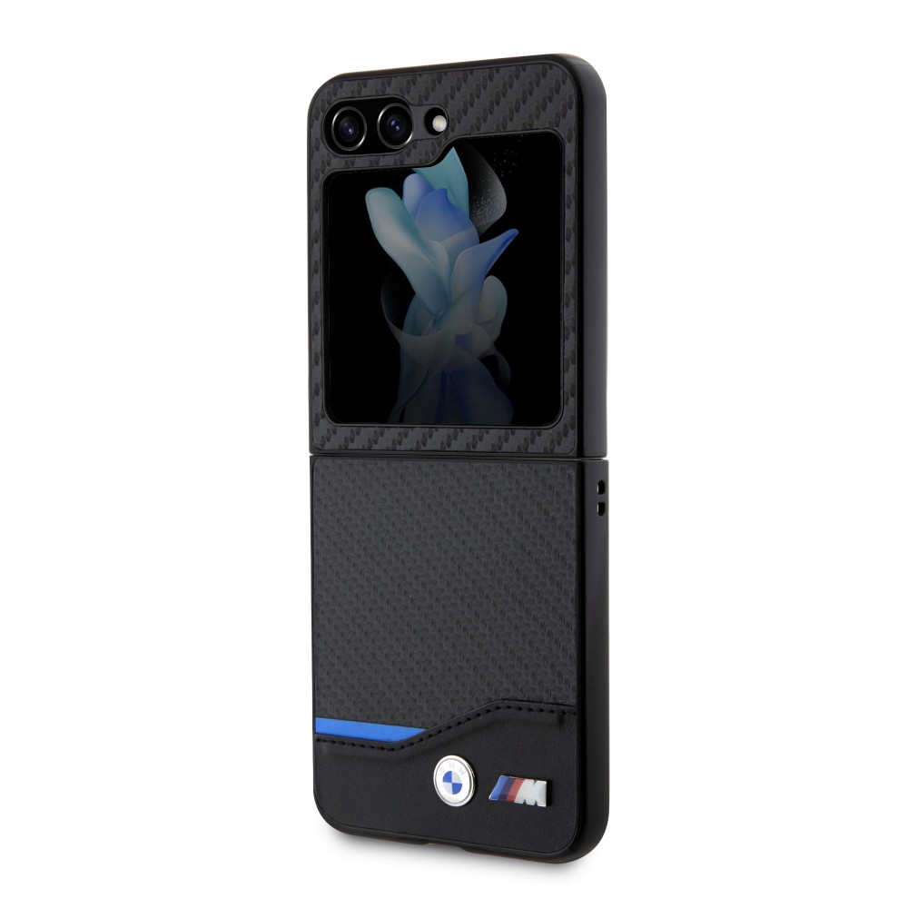 Coque Samsung Galaxy Z Flip5 - BMW M effet carbone et cuir avec logo métallique en relief - Noir
