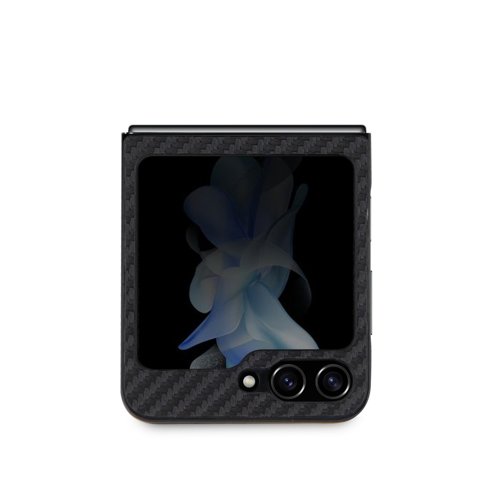 Coque Samsung Galaxy Z Flip5 - BMW M effet carbone et cuir avec logo métallique en relief - Noir