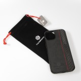iPhone 15 Case Hülle - Carbomile Alcantara und Carbon mit roten Nähten (MagSafe kompatibel)
