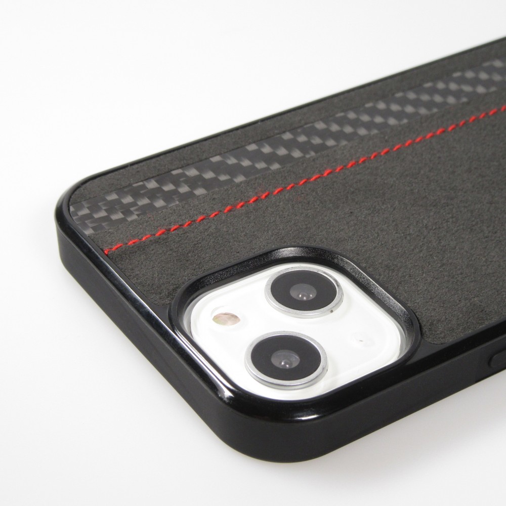 iPhone 15 Case Hülle - Carbomile Alcantara und Carbon mit roten Nähten (MagSafe kompatibel)