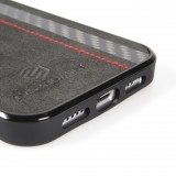 iPhone 15 Case Hülle - Carbomile Alcantara und Carbon mit roten Nähten (MagSafe kompatibel)