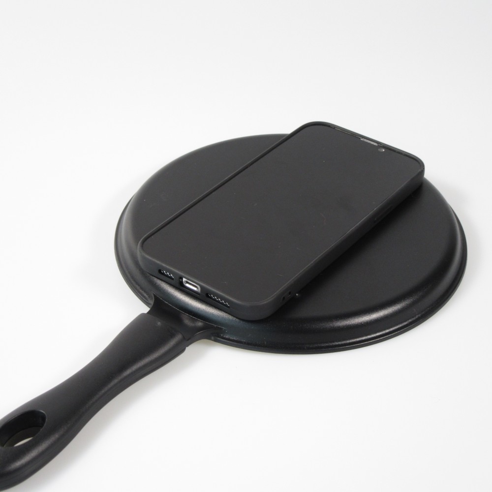 iPhone 13 Pro Max Case Hülle - 3D flache Kochpfanne mit Griff - Schwarz