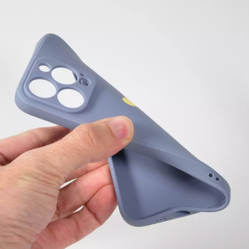Coque iPhone 16 Pro - Silicone Mat Coeur doré - Bleu