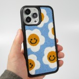 Coque iPhone 13 Pro Max - Silicone rigide tufting tapis de fleurs souriantes