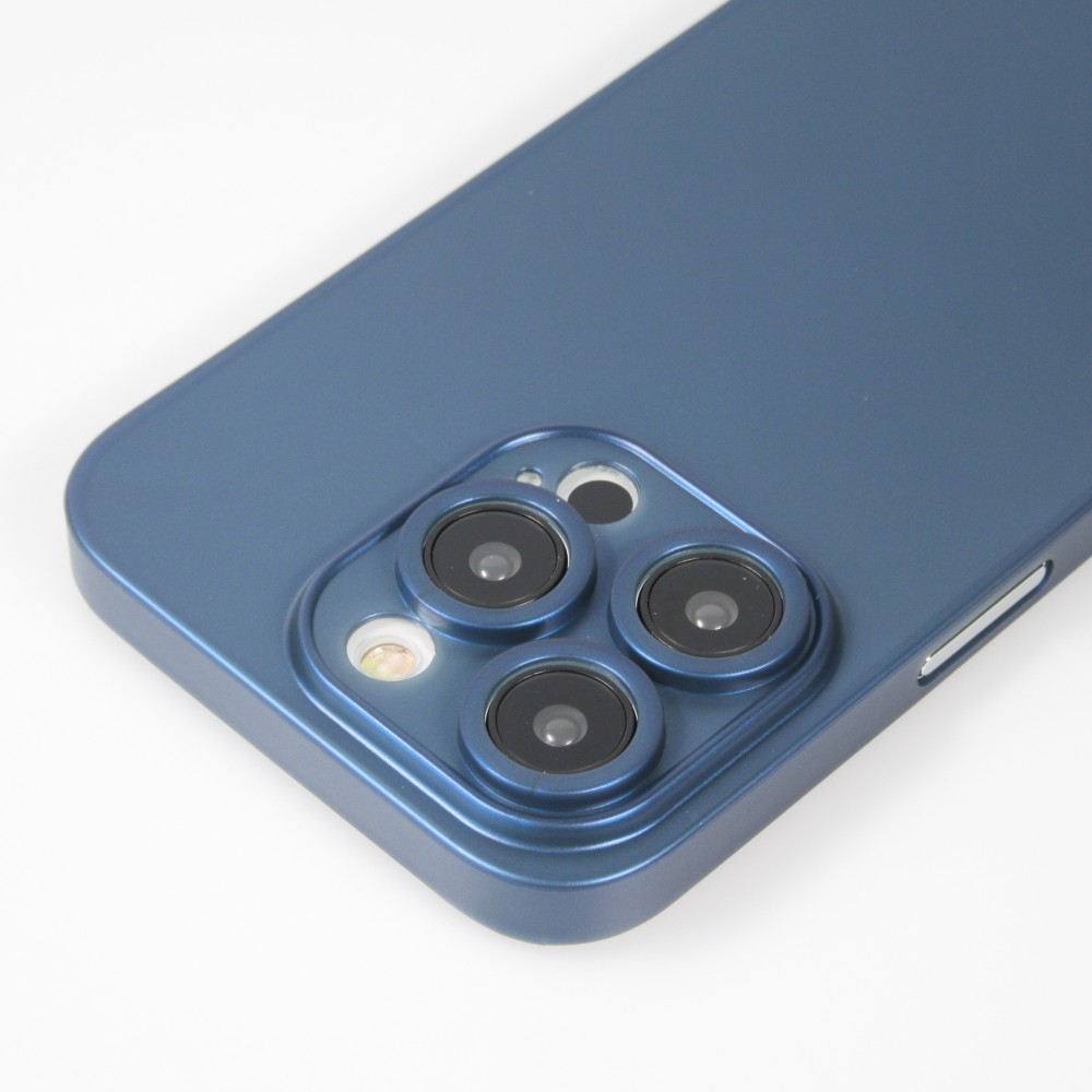 Coque iPhone 14 Pro Max - plastique ultra fin semi-transparent mat - Bleu