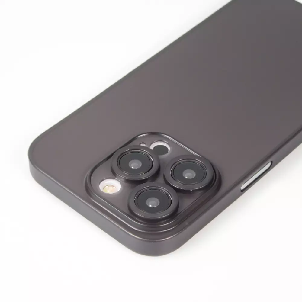 Coque iPhone 16 Pro - plastique ultra fin semi-transparent mat - Noir