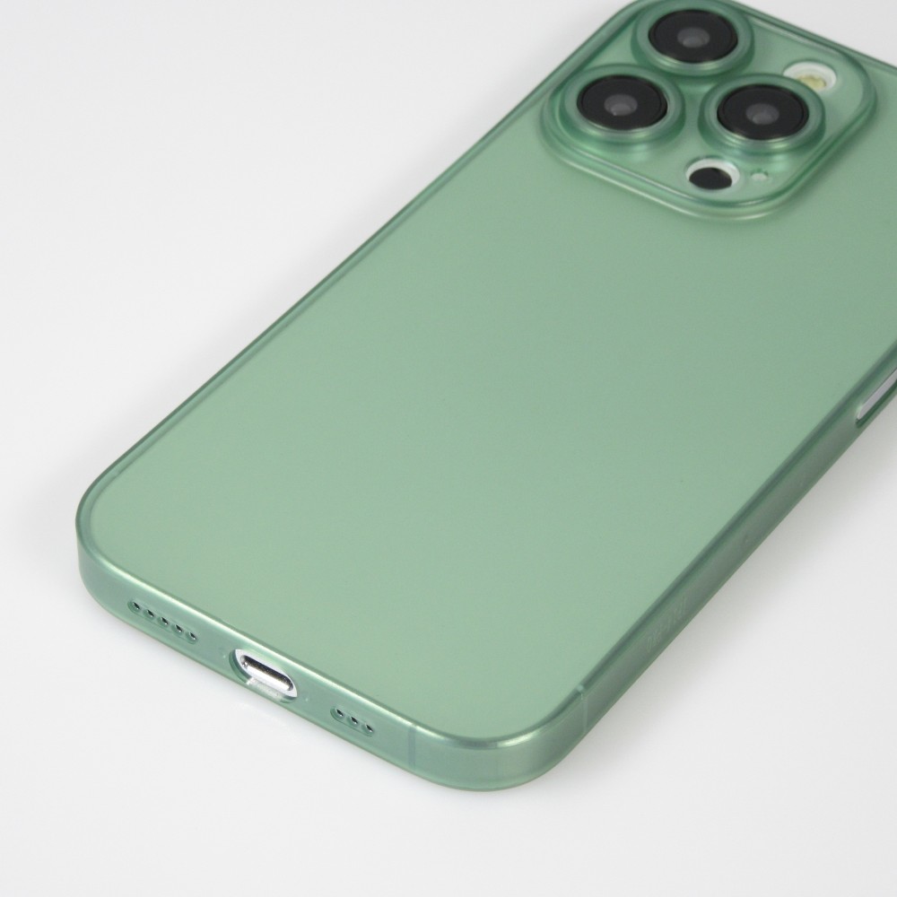 iPhone 15 Pro Max Case Hülle - Plastik ultra dünn semi-transparent matt - Grün