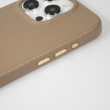 iPhone 14 Pro Max Case H&uuml;lle - Vollst&auml;ndig genarbtes Luxuskalbsleder mit Metallkn&ouml;pfen und MagSafe - Beige