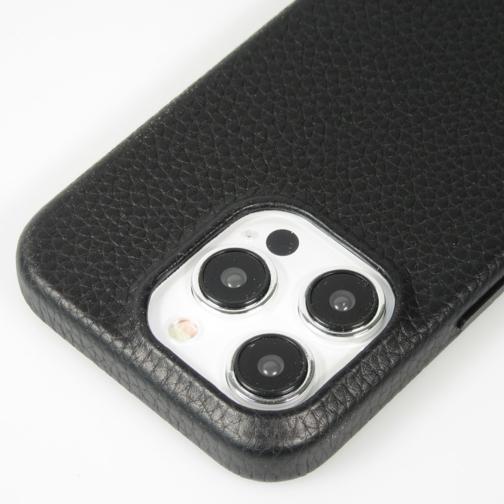 iPhone 15 Pro Max Case Hülle - Vollständig genarbtes Luxuskalbsleder mit Metallknöpfen und MagSafe - Schwarz