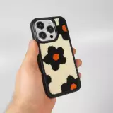 Coque iPhone 14 Pro Max - Silicone avec surface tufting effet fleur - Noir