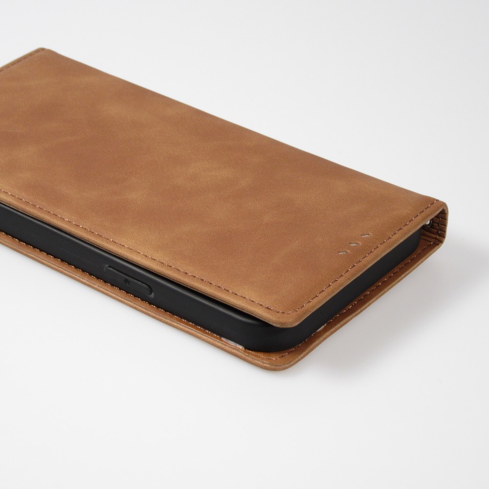 iPhone 16e Leder Tasche - Flip Wallet vintage mit Magnetverschluss und Kartenhalter - Braun