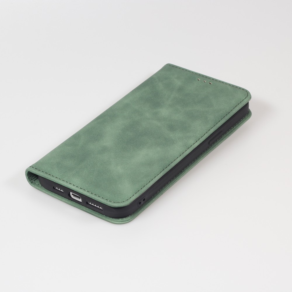 Leder Tasche Case iPhone 16e - Flip Wallet vintage mit Magnetverschluss und Kartenhalter - Dunkelgrün