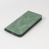Leder Tasche Case iPhone 16e - Flip Wallet vintage mit Magnetverschluss und Kartenhalter - Dunkelgrün