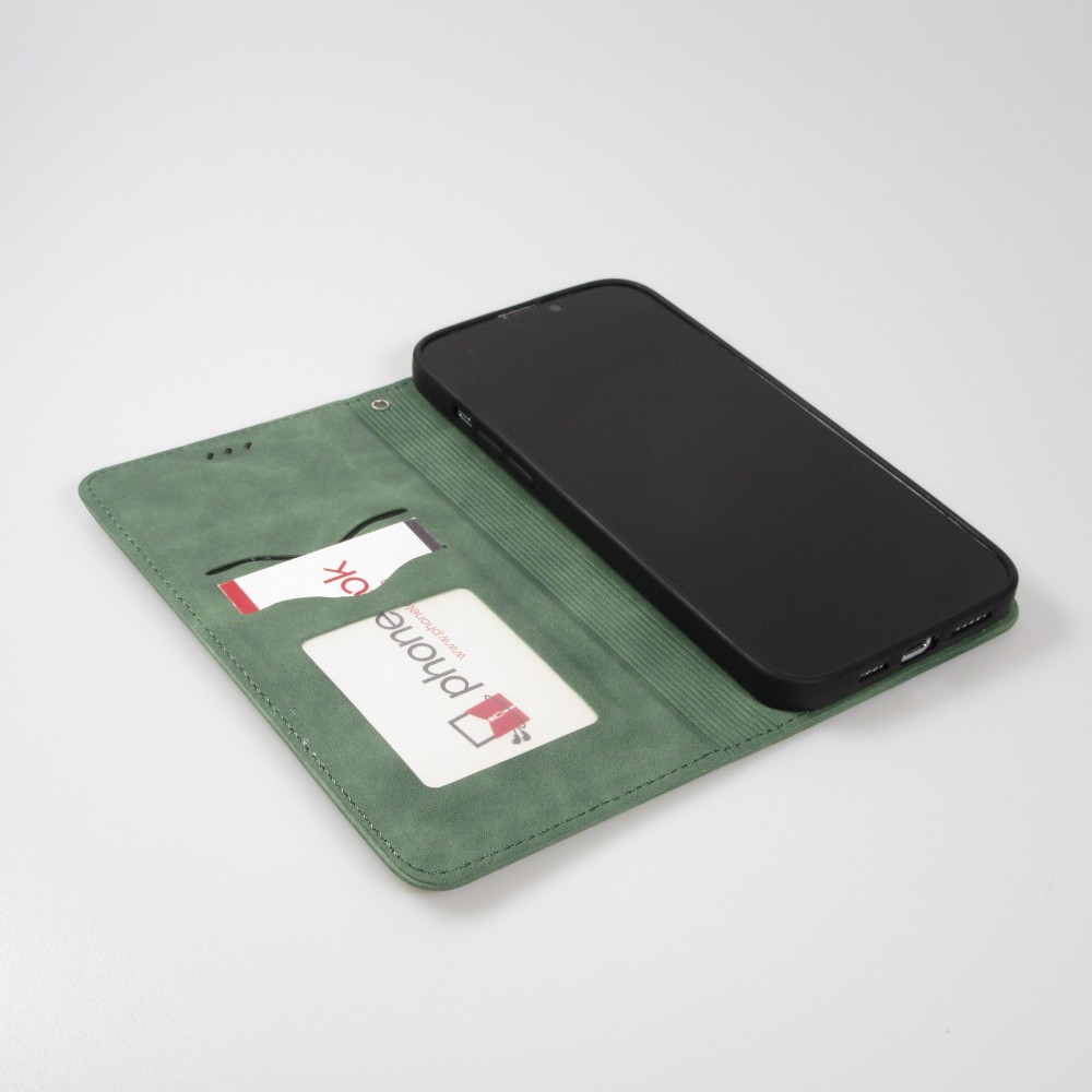 Leder Tasche Case iPhone 16e - Flip Wallet vintage mit Magnetverschluss und Kartenhalter - Dunkelgrün