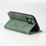 Leder Tasche Case iPhone 16e - Flip Wallet vintage mit Magnetverschluss und Kartenhalter - Dunkelgrün