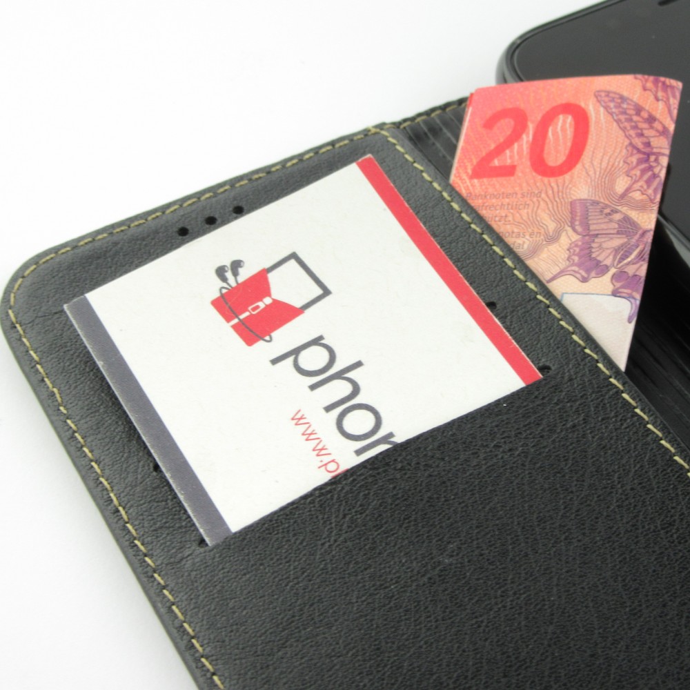 Fourre iPhone 12 / 12 Pro - Flip Fierre Shann cuir véritable - Noir