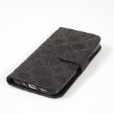 iPhone 13 Pro Max Case Hülle - Premium Flip Wallet Kautschuk oriental Muster mit Magnetverschluss - Schwarz