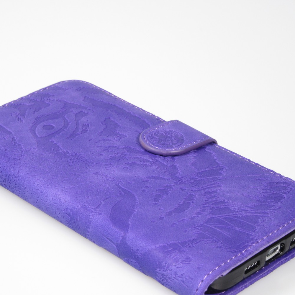 iPhone 15 Case Hülle - 3D Flip Kunstleder Auge des Tigers - Violett