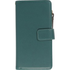 iPhone 15 Case Hülle - Brieftaschen-Hülle luxuriös und raffiniert mit Magnet Verschluss & Münz- und Kartenfach  - Grün