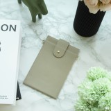 Pochette à bandoulière universelle pour smartphone en cuir végétal avec lanière en cuir (végétal) - Beige