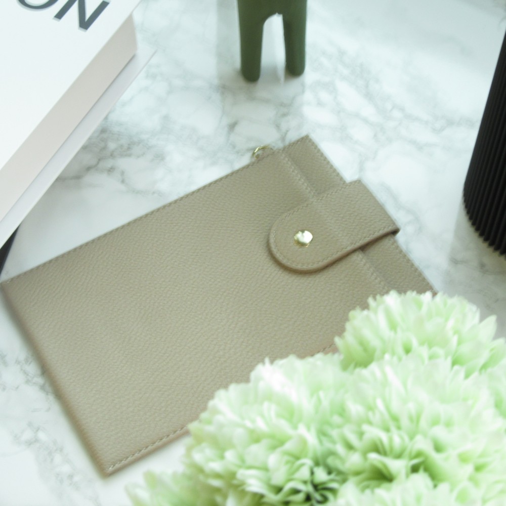 Pochette à bandoulière universelle pour smartphone en cuir végétal avec lanière en cuir (végétal) - Beige