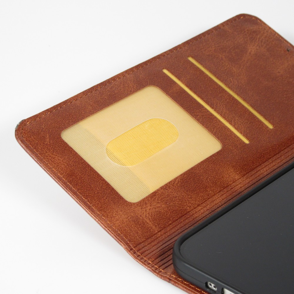 Hülle iPhone 17 Pro - Flip Geometrisch dunkel- Braun