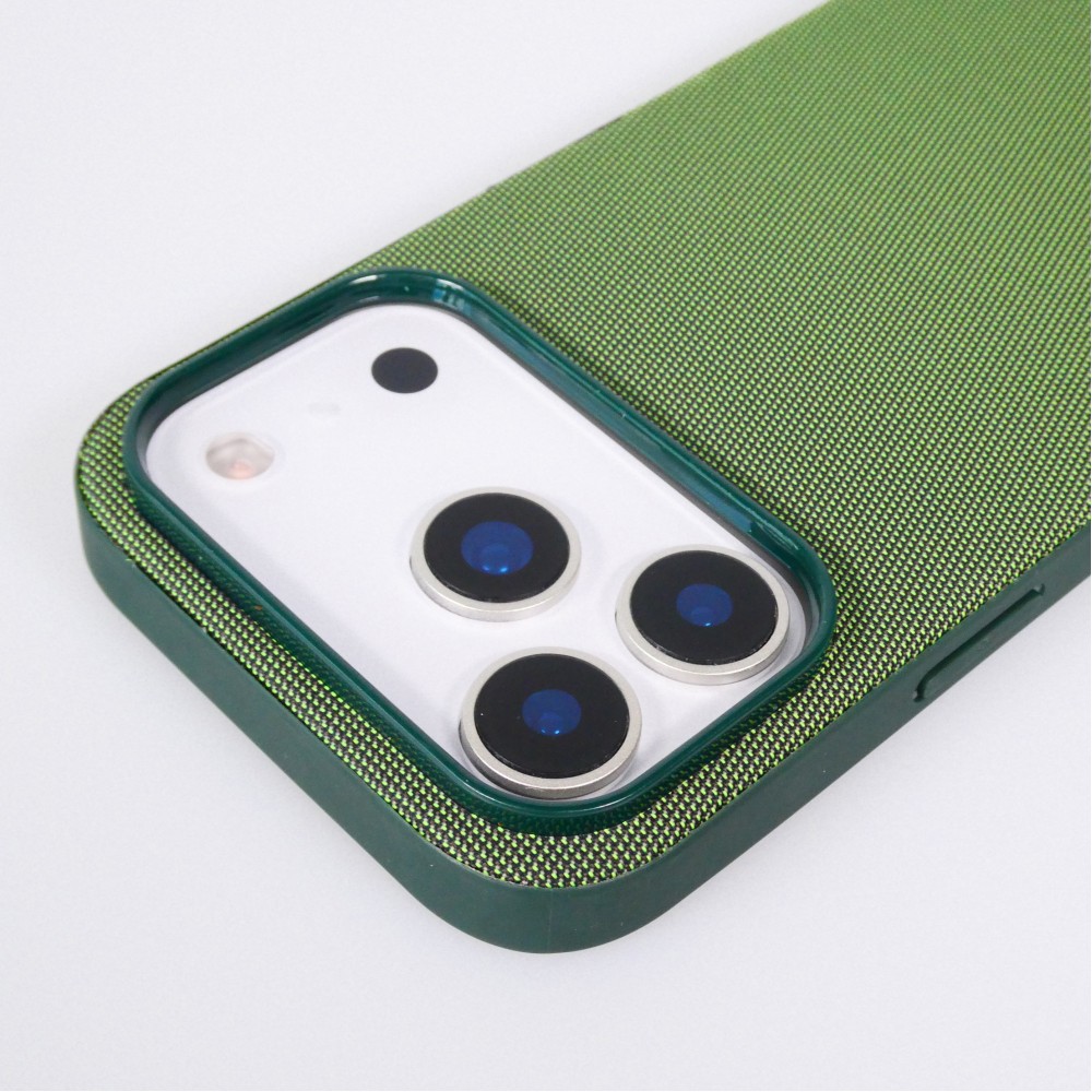 Coque iPhone 17 Pro - Tissage technique compatible avec MagSafe finition premium et protection &eacute;l&eacute;gante - Vert