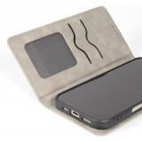 Etui cuir iPhone Air - Flip Wallet vintage avec fermeture aimantée et compartiment cartes - Gris