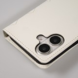 iPhone 16 Case H&uuml;lle - Elegante Flip-Matratze mit Magnetverschluss Trageschlaufe und Kartenf&auml;chern - Weiss