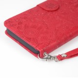 Fourre iPhone 16 - Flip porte-cartes dessins fleurs avec lani&egrave;re - Rouge