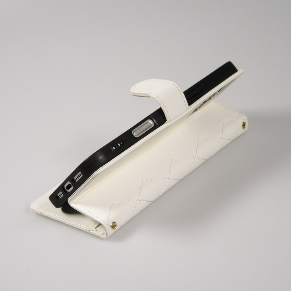 iPhone 16 Pro Max Case H&uuml;lle - Elegante Flip-Matratze mit Magnetverschluss Trageschlaufe und Kartenf&auml;chern - Weiss