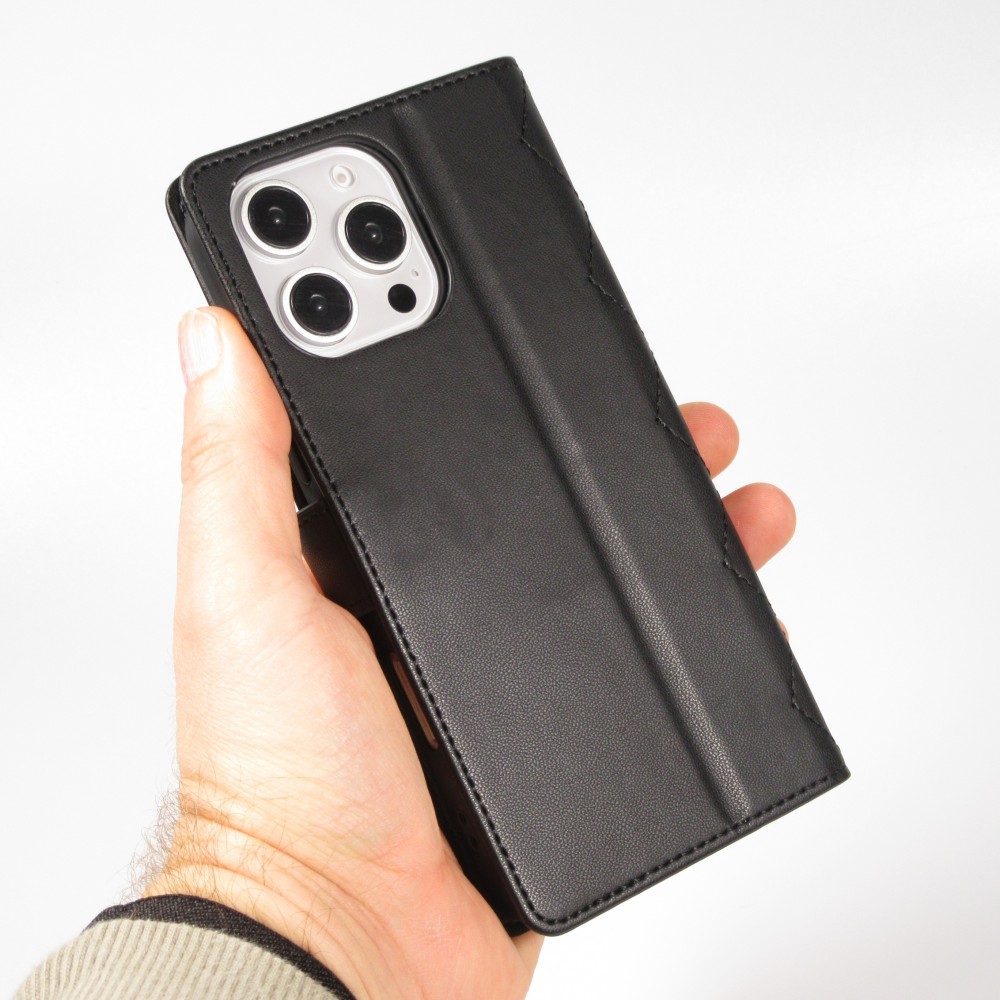 iPhone 16 Pro Max Case H&uuml;lle - Elegante Flip-Matratze mit Magnetverschluss Trageschlaufe und Kartenf&auml;chern - Schwarz