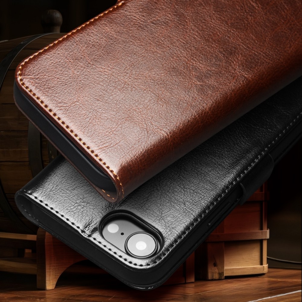 iPhone 16e Case Hülle - Flip Qialino Echtleder mit magnetischem Verschluss - Schwarz