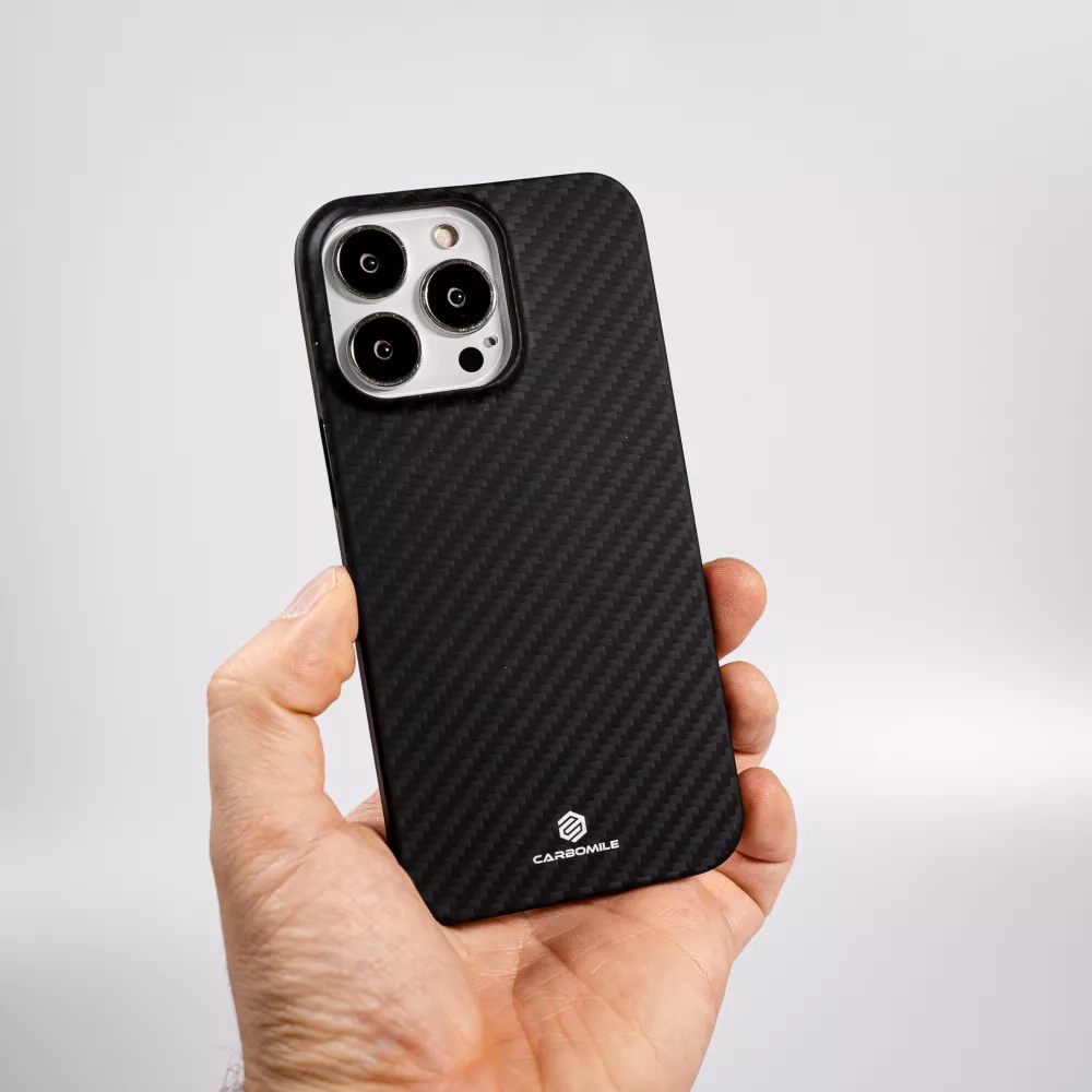 iPhone 16 Pro Max Case Hülle - Carbomile Schutzcase aus echtem Aramid Carbonfaser - Schwarz