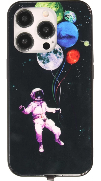 iPhone 15 Pro Case Hülle - Silikon Glossy integriertes LED Licht mit USB-C Anschluss - Floating Astronaut - Schwarz